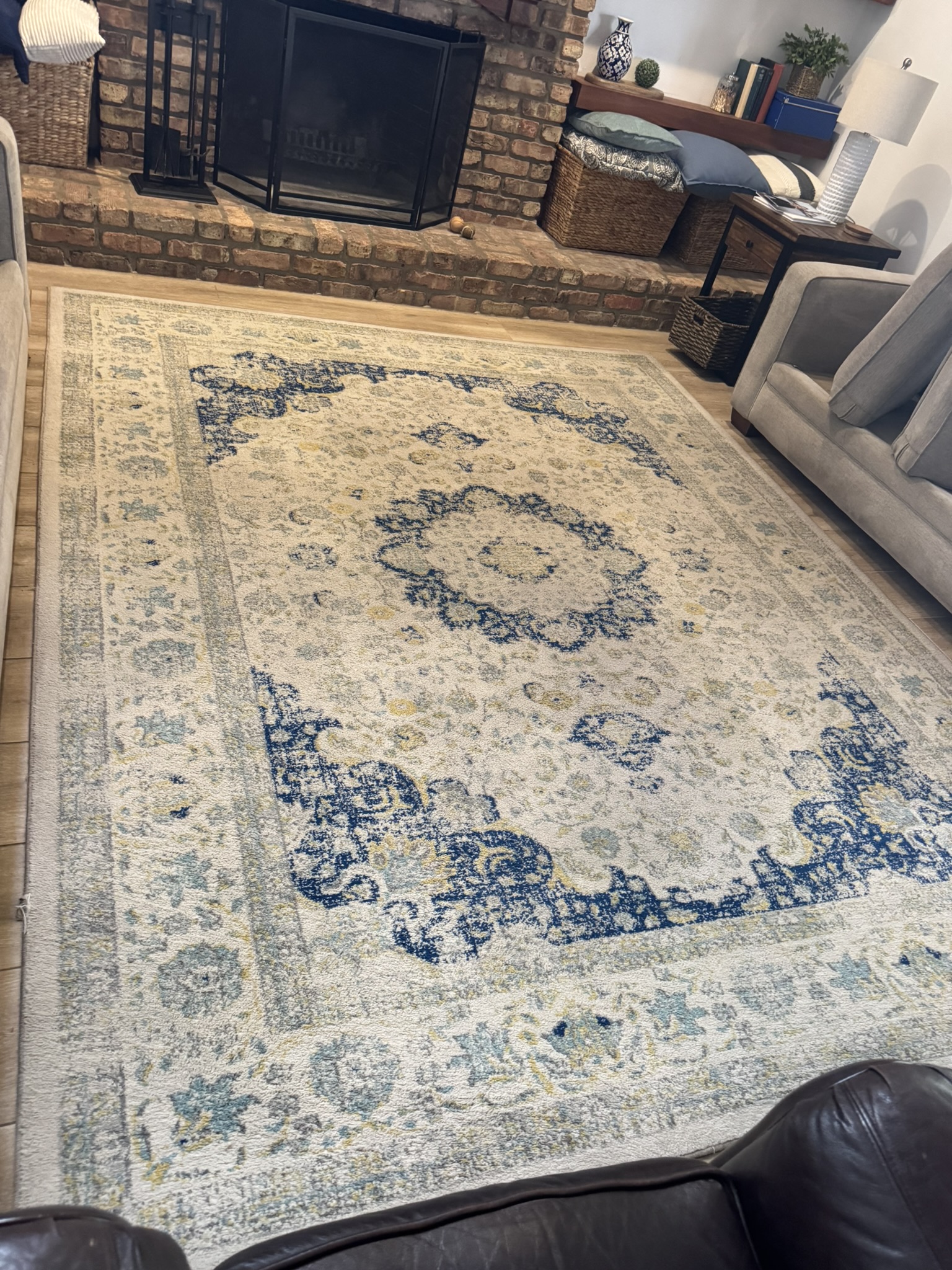 Revive Your Room’s Centerpiece: Area Rug Deep Cleaning