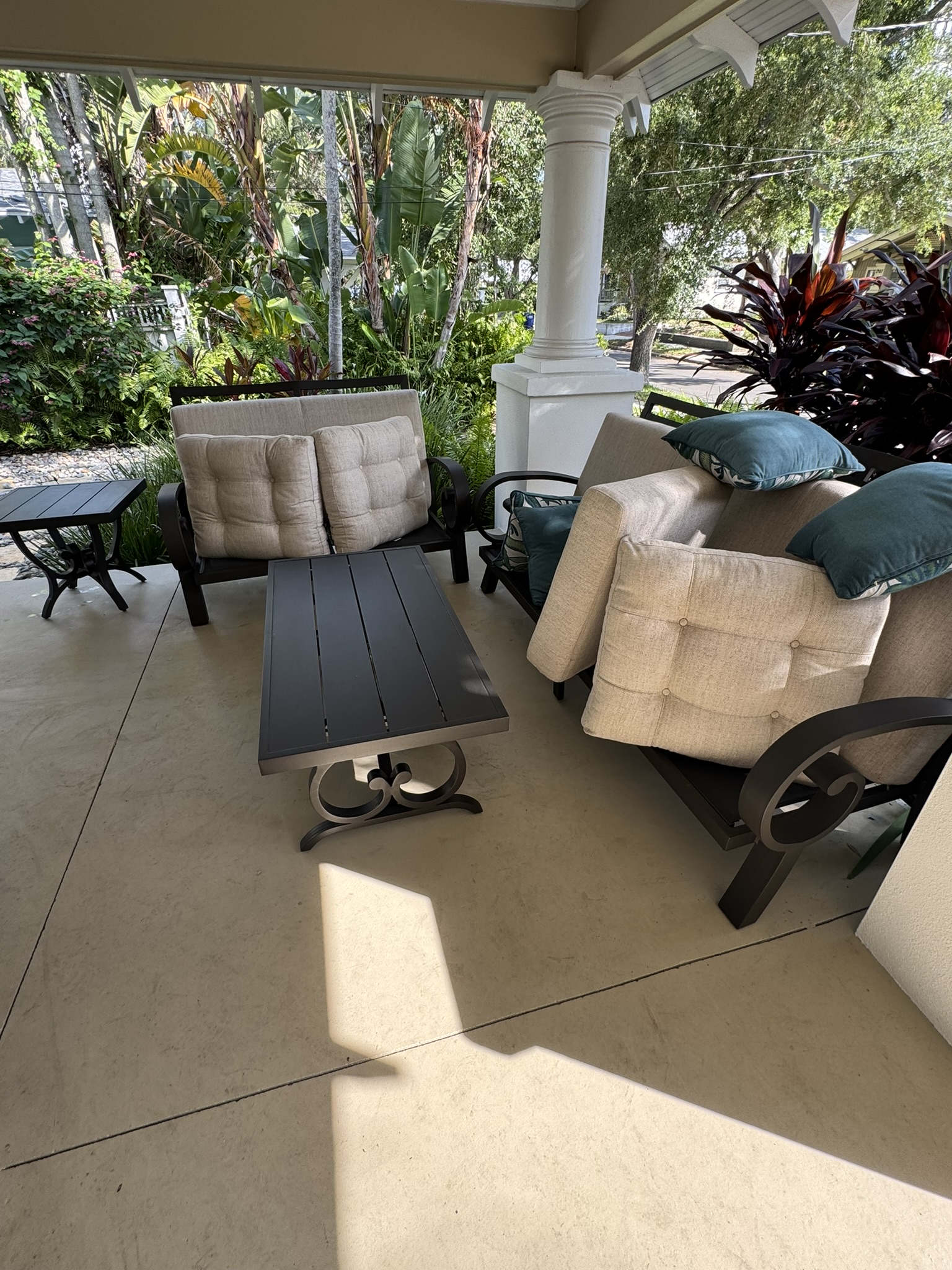 Outdoor Couch Steam Cleaning – Tampa, FL