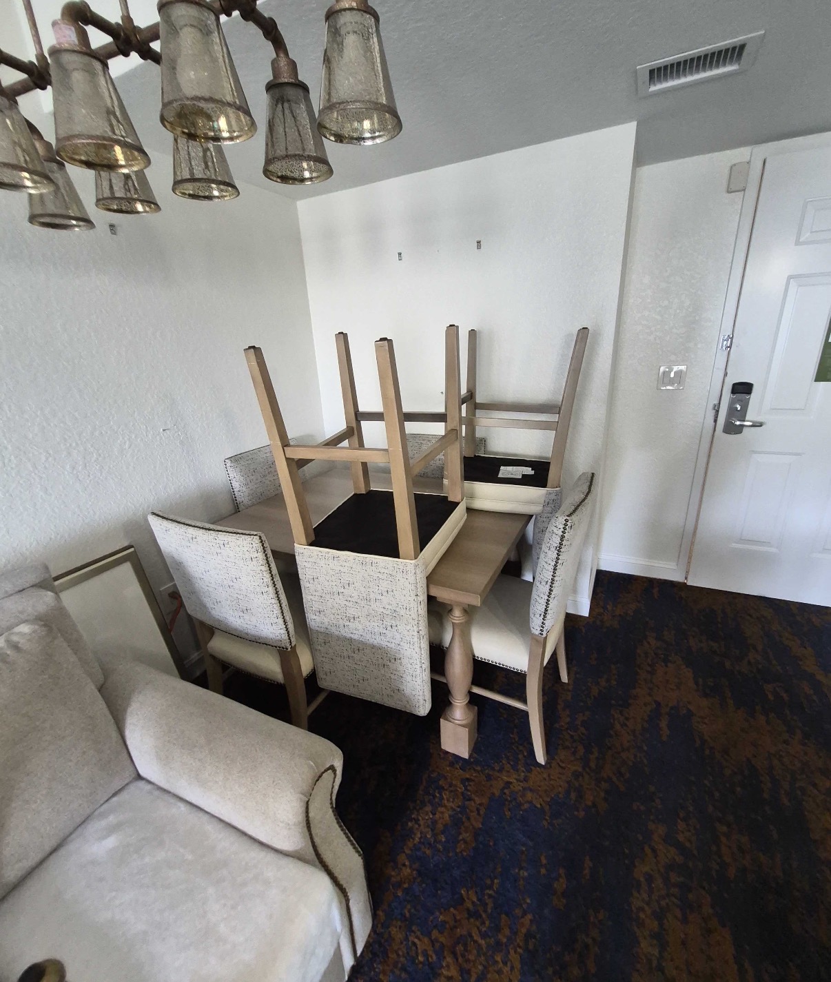 Upholstery Cleaning in a Hotel